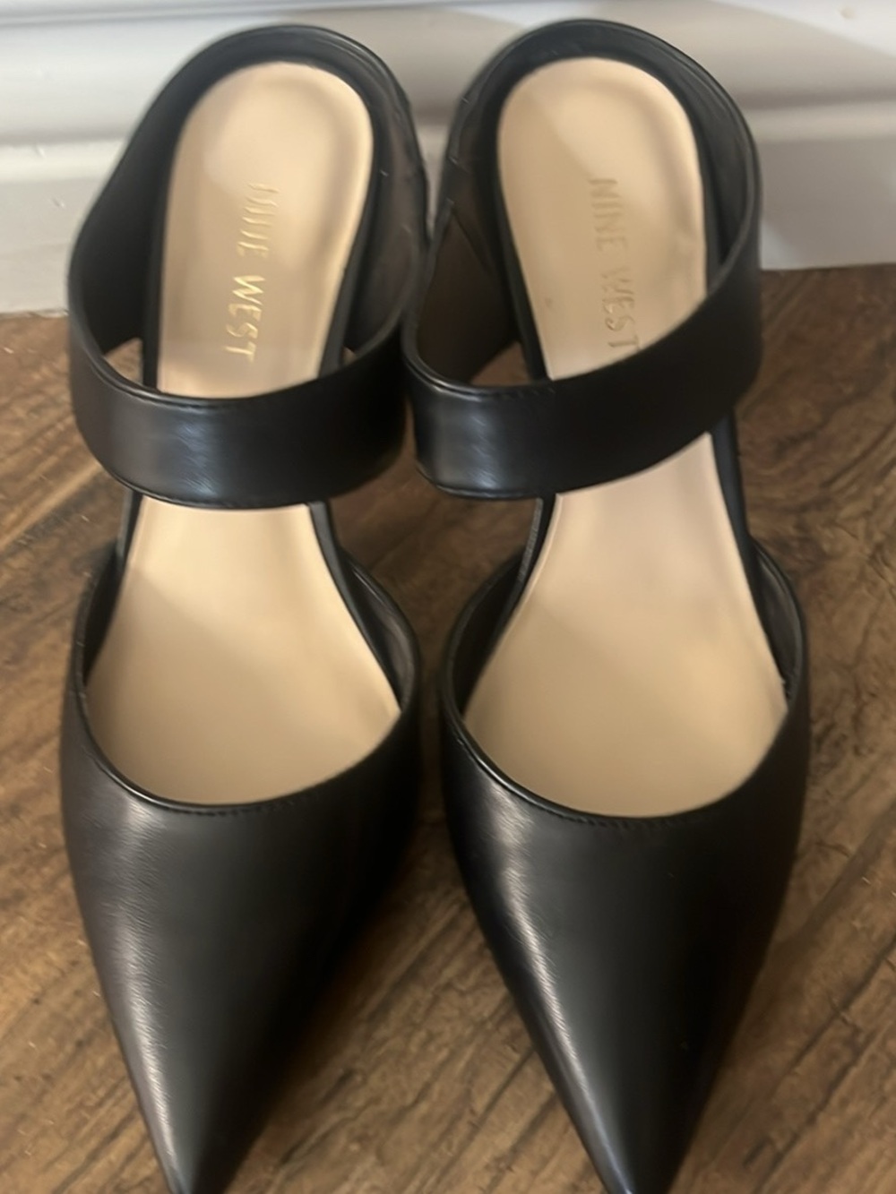 NEW!! Nine West Black Pointed Mary Jane Flats